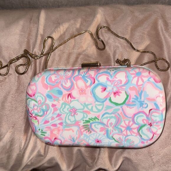 🔥Lilly Pulitzer Lidia Minaudiere clutch crossbody in Resort White Love Pattern - Picture 1 of 11